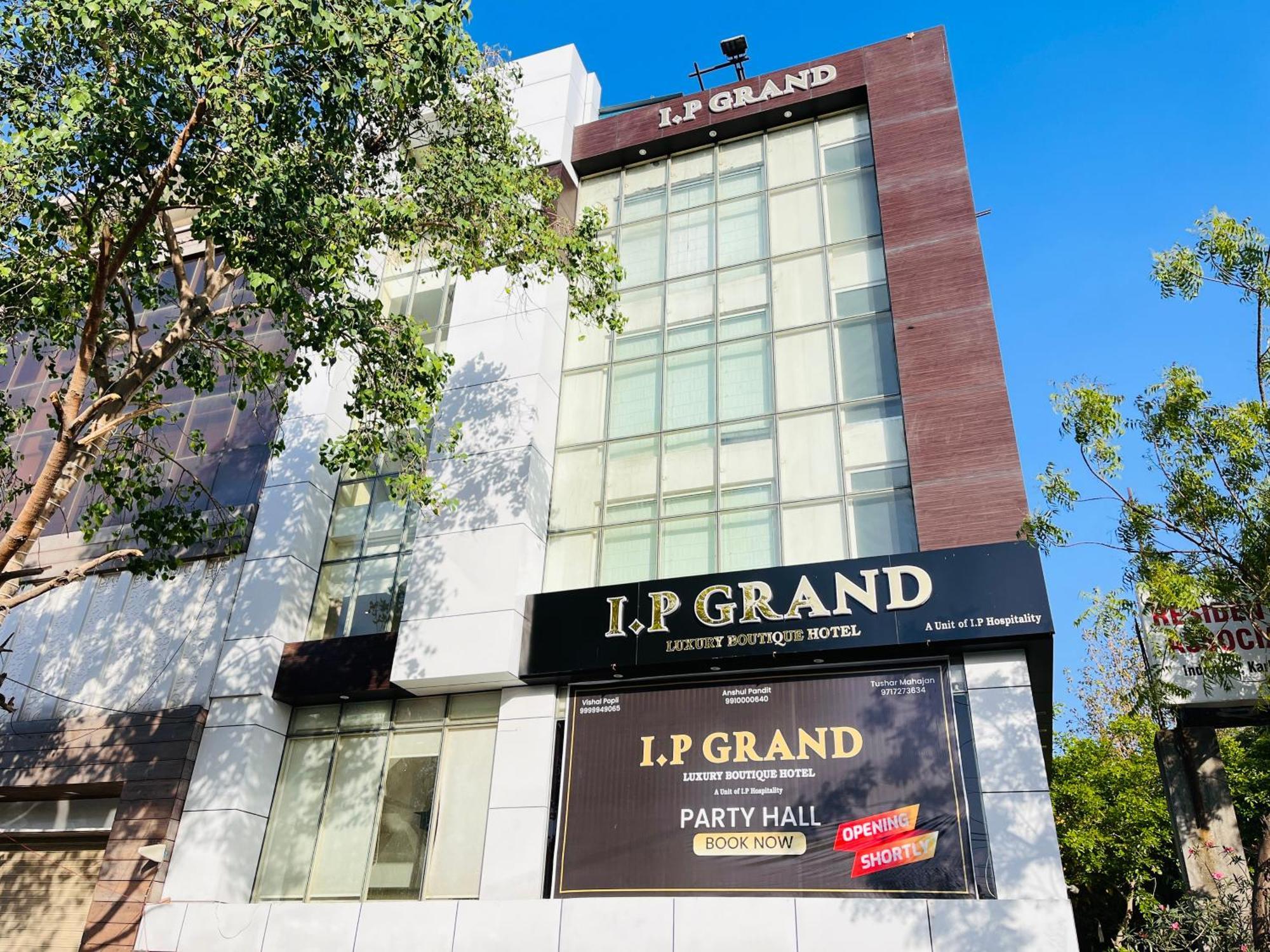 Hotel Aura Ip Grand Karkardooma Metro Station New Delhi Couple Friendly Exteriör bild